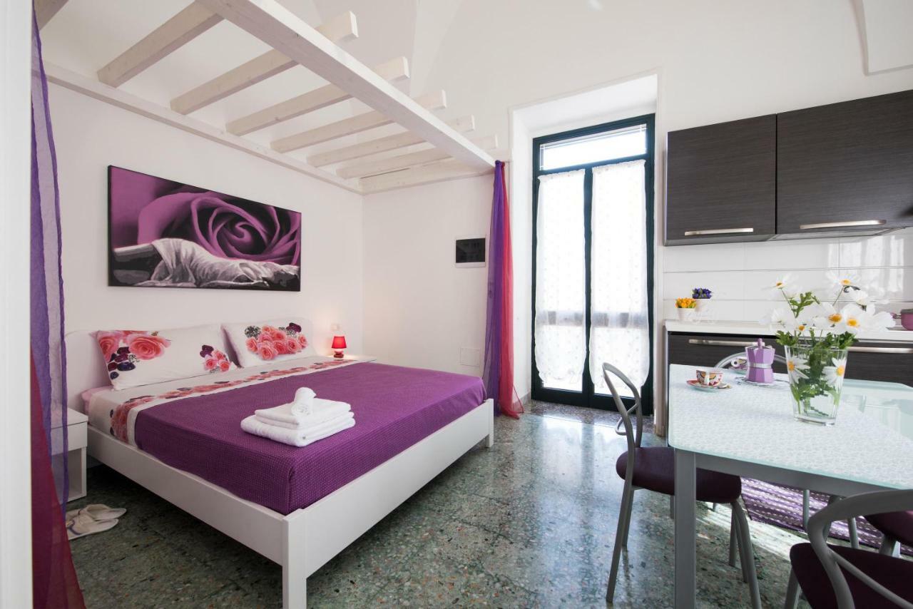 Le Tre Rose Di Gio Hotel Casamassella Exterior photo