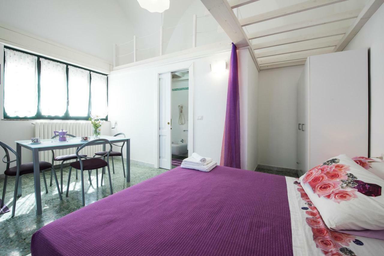 Le Tre Rose Di Gio Hotel Casamassella Exterior photo